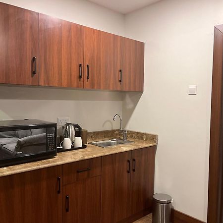 Lily Hotel Suite Mubarraz Эль-Хуфуф Экстерьер фото