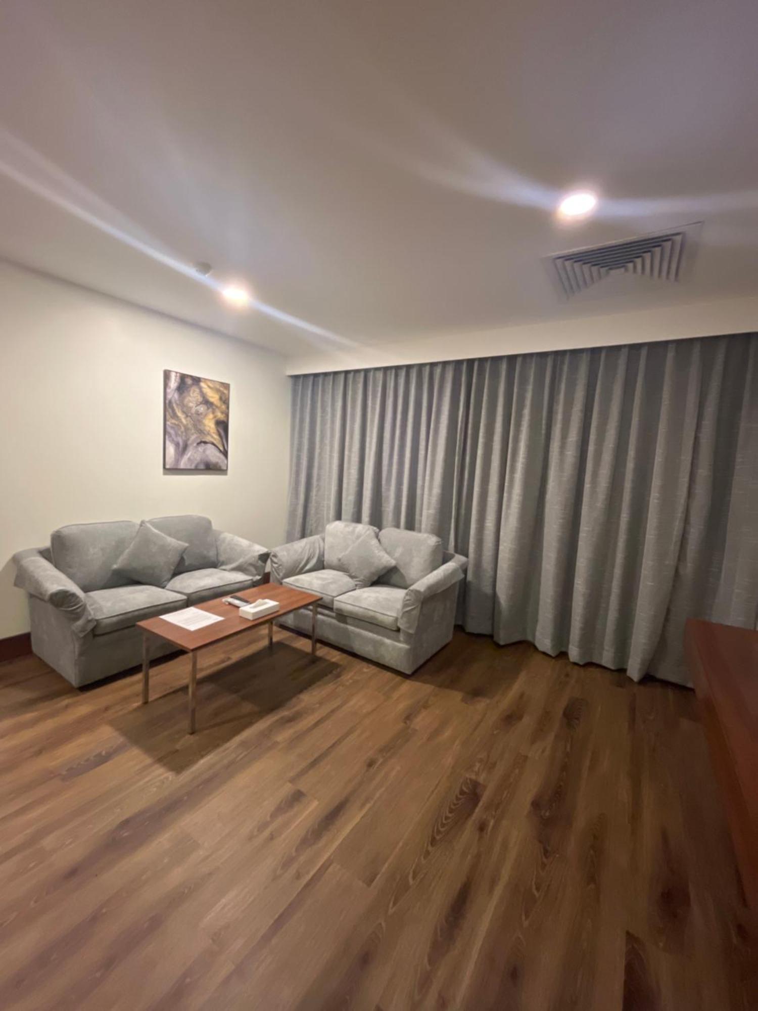 Lily Hotel Suite Mubarraz Эль-Хуфуф Экстерьер фото