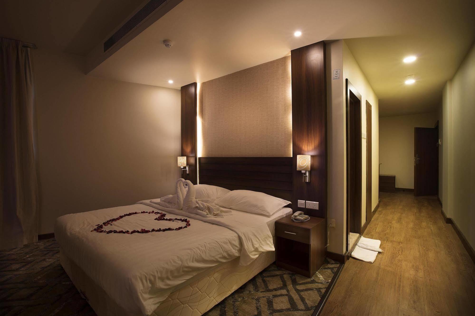 Lily Hotel Suite Mubarraz Эль-Хуфуф Экстерьер фото