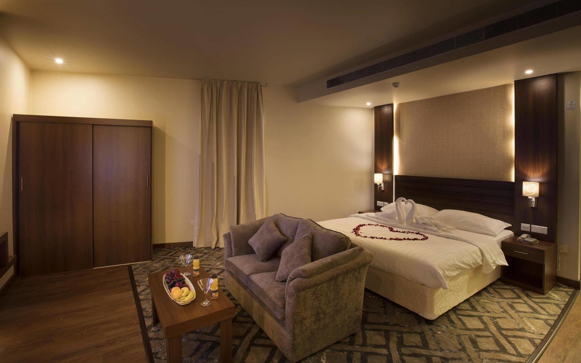 Lily Hotel Suite Mubarraz Эль-Хуфуф Экстерьер фото